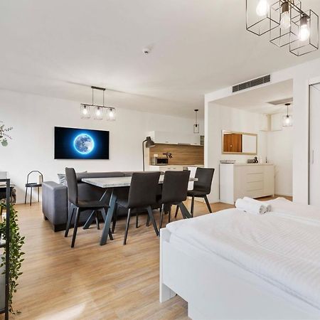 Lam Moon - Ac - Terrace Lejlighed Bratislava Eksteriør billede